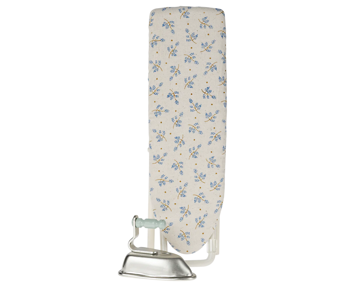 Iron and ironing board, Miniature