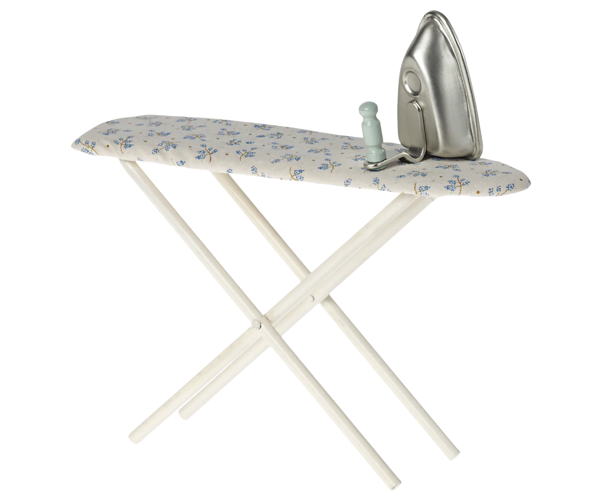 Iron and ironing board, Miniature