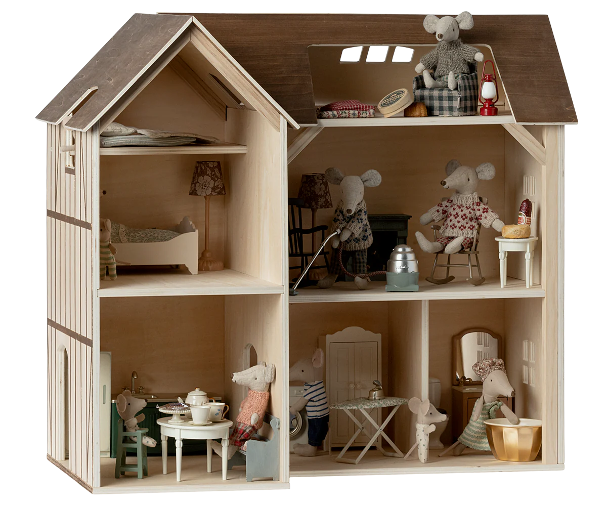 Mouse hole Farmhouse*