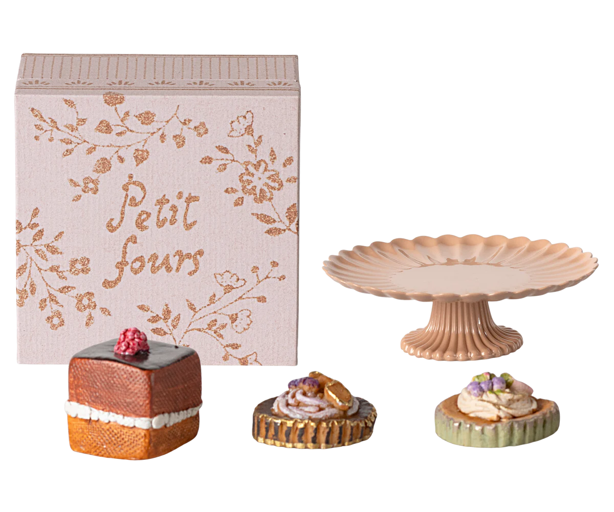 Cakes and cakestand, Mini