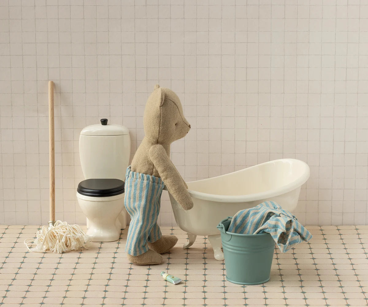 Miniature toilet