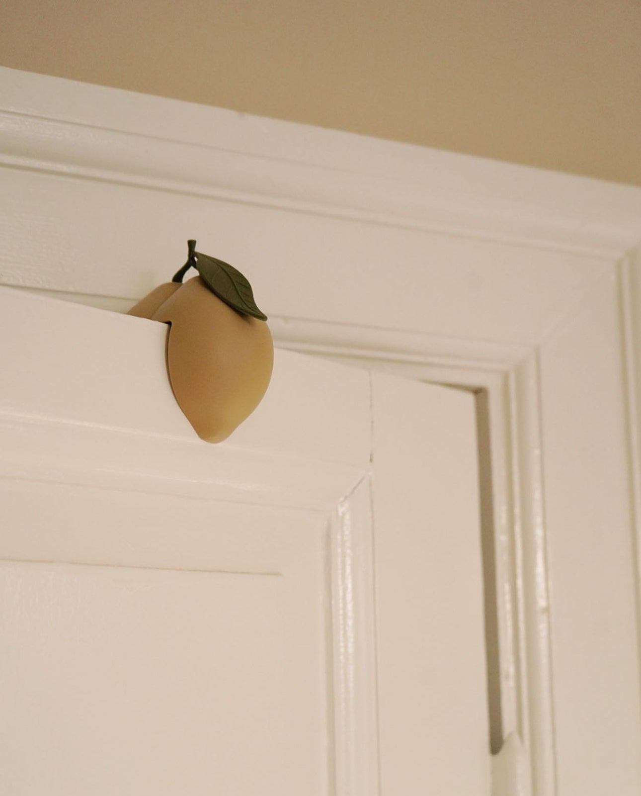 Door stop -lemon