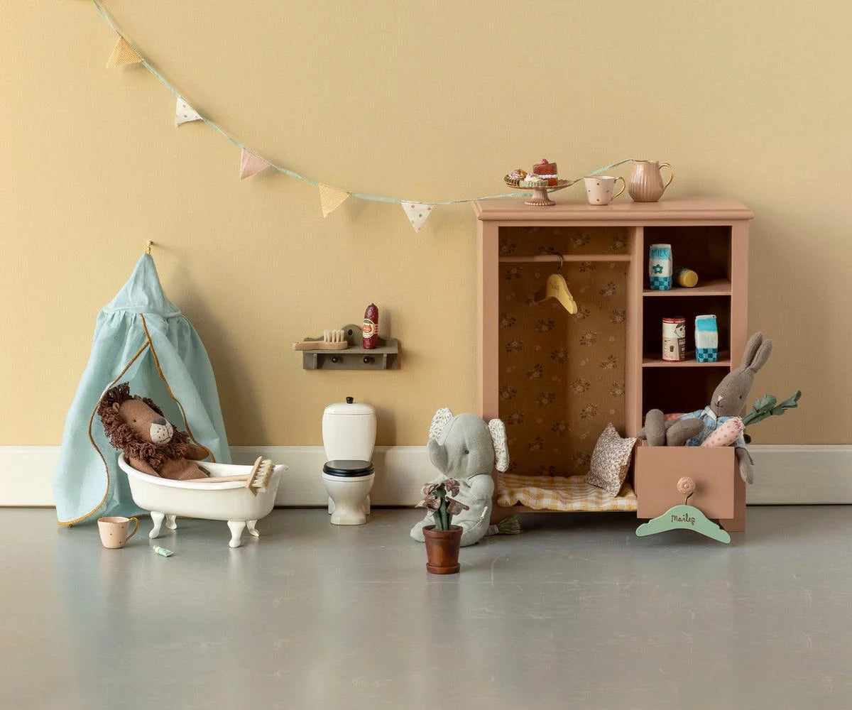 Miniature toilet