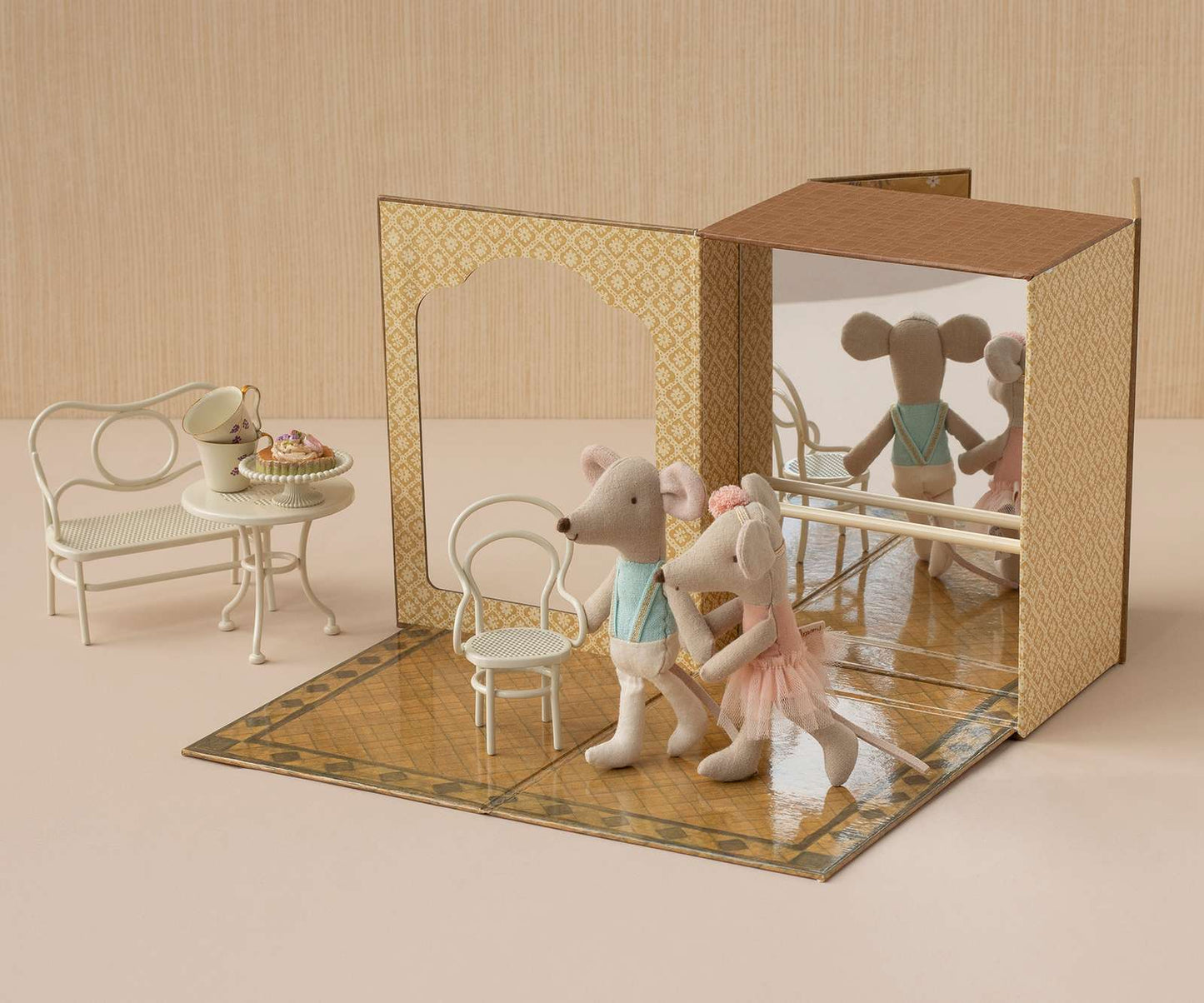 (Pre-order)Ballet mice in dance studio, Little sister and brother｜Est. Ship: Aug