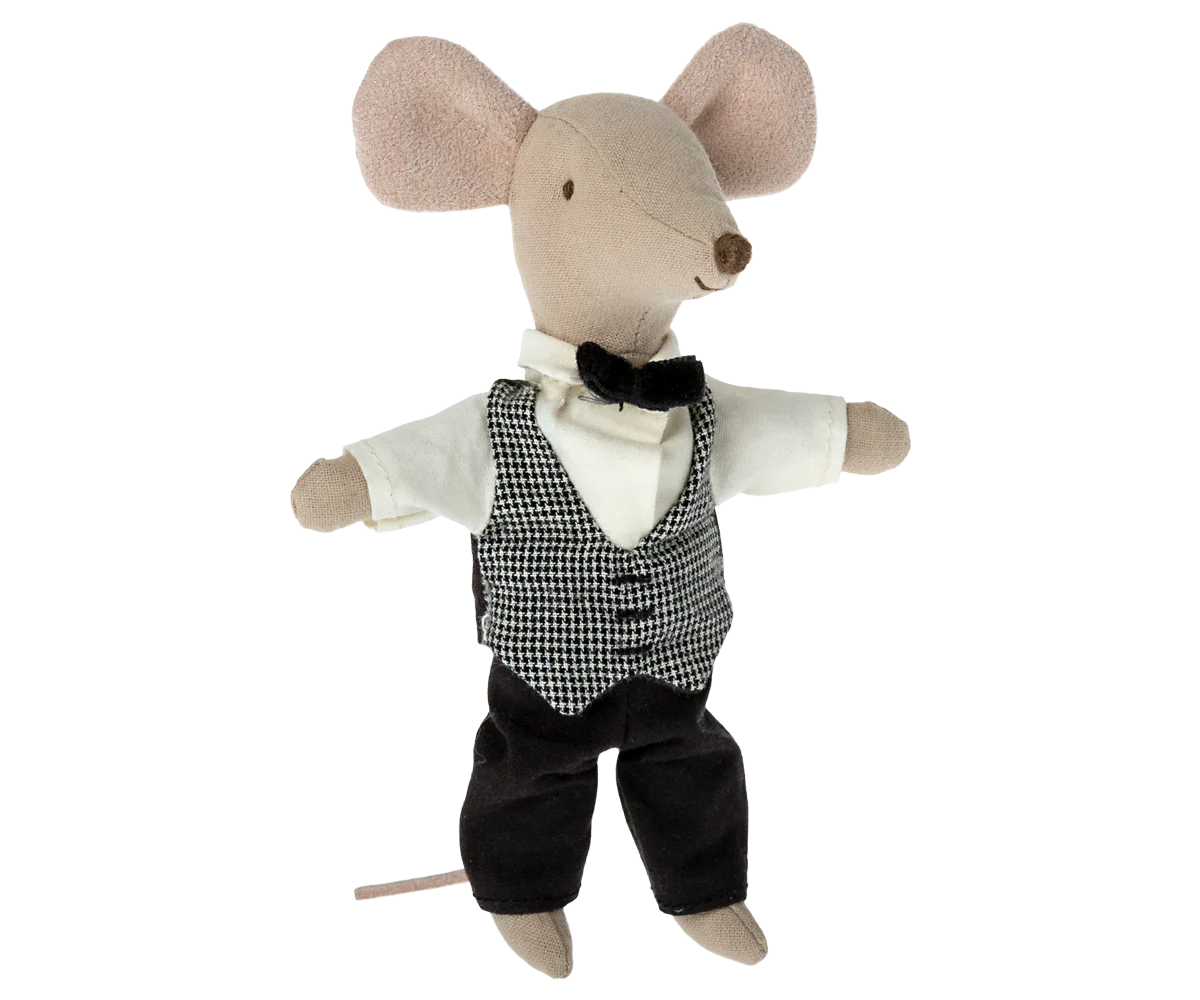 Waiter Mouse, Big Sister/Brother