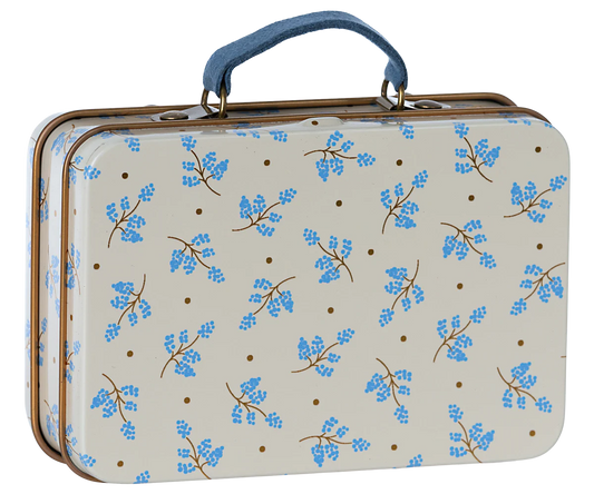 63075938 70240705 70466550
Suitcase, Small - Madelaine Blue
