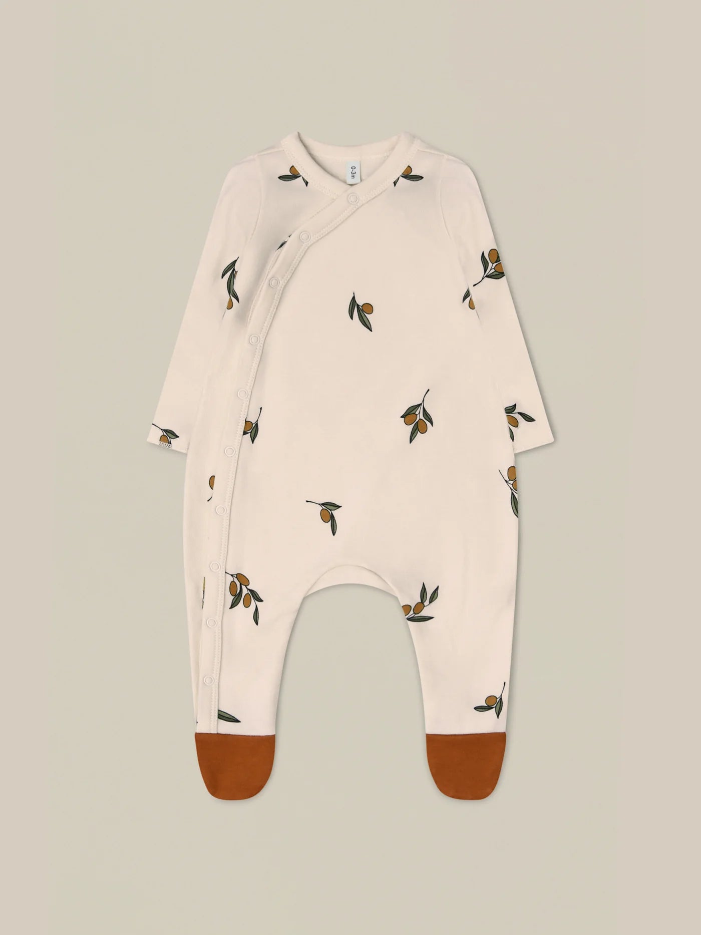 Olive Garden Suit With Contrast Feet
