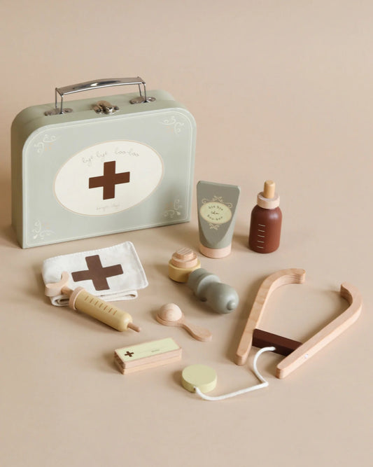 Konges Sløjd Wooden Doctor set