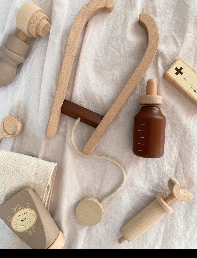 Konges Sløjd Wooden Doctor set
