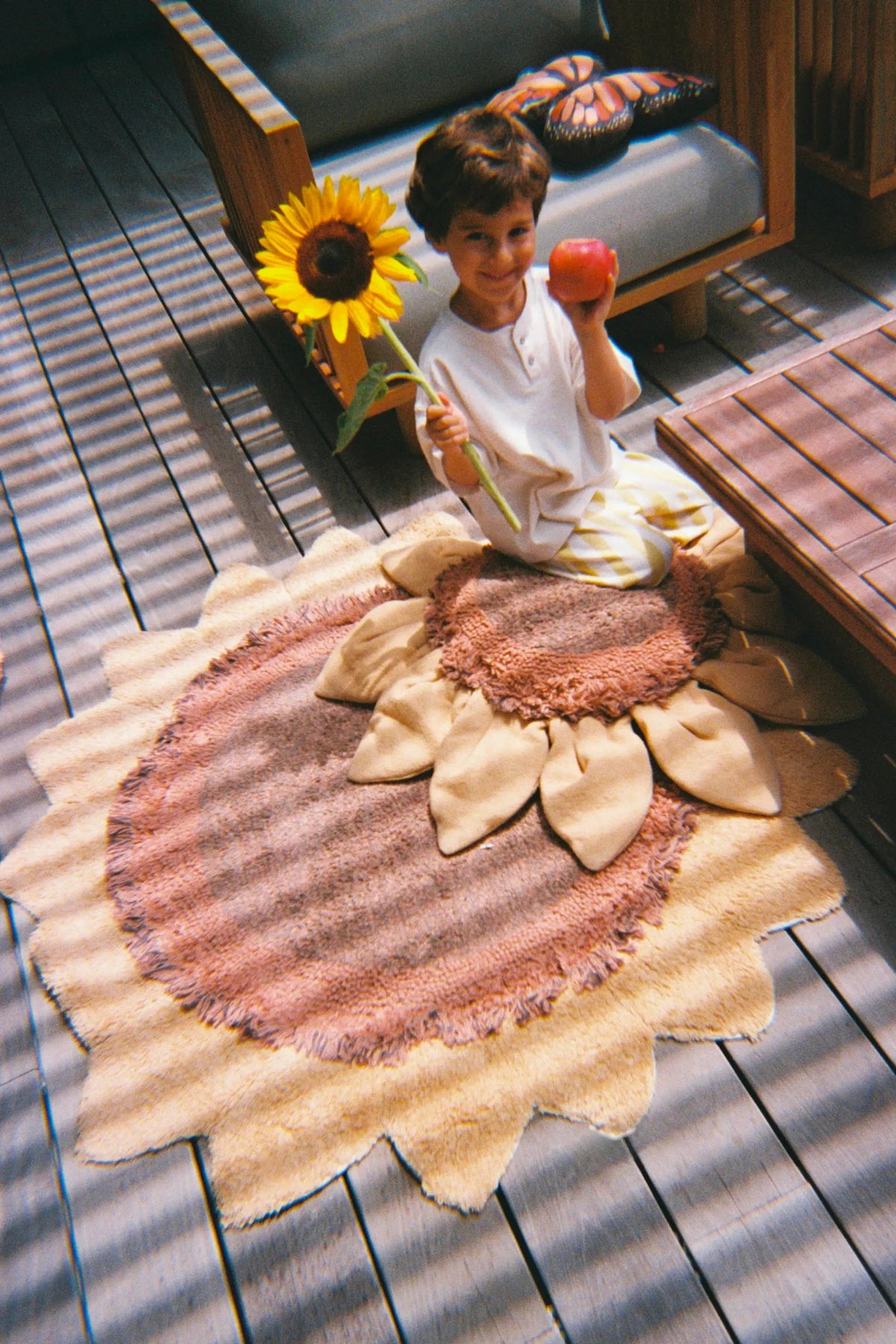 Lorena Canals Washable Rug Sunflower – styling and detail