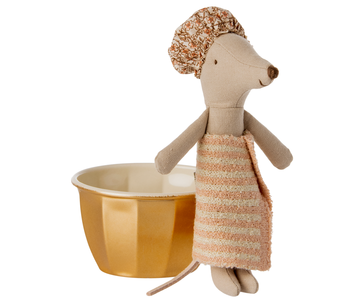 Maileg Wellness Mouse, Big Sister - Rose - mouse and striped towel