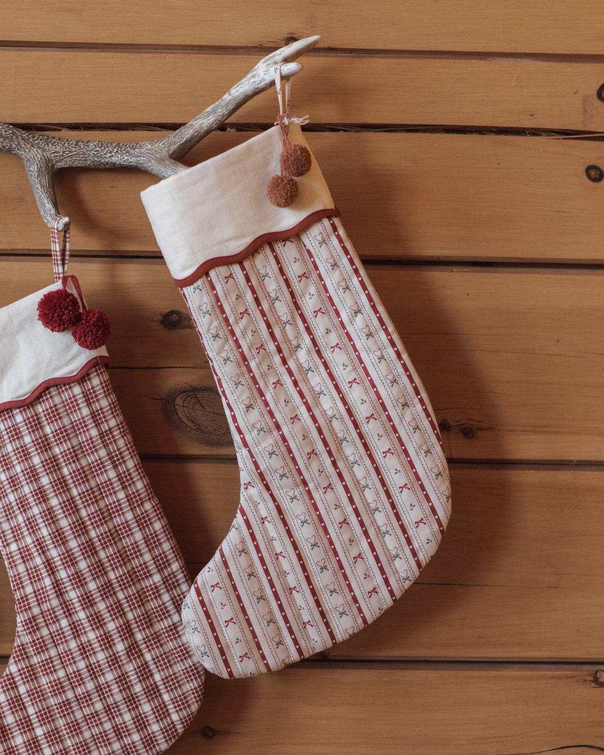 Rylee + Cru Noel Stocking – Candy Cane Lane, official photo 2