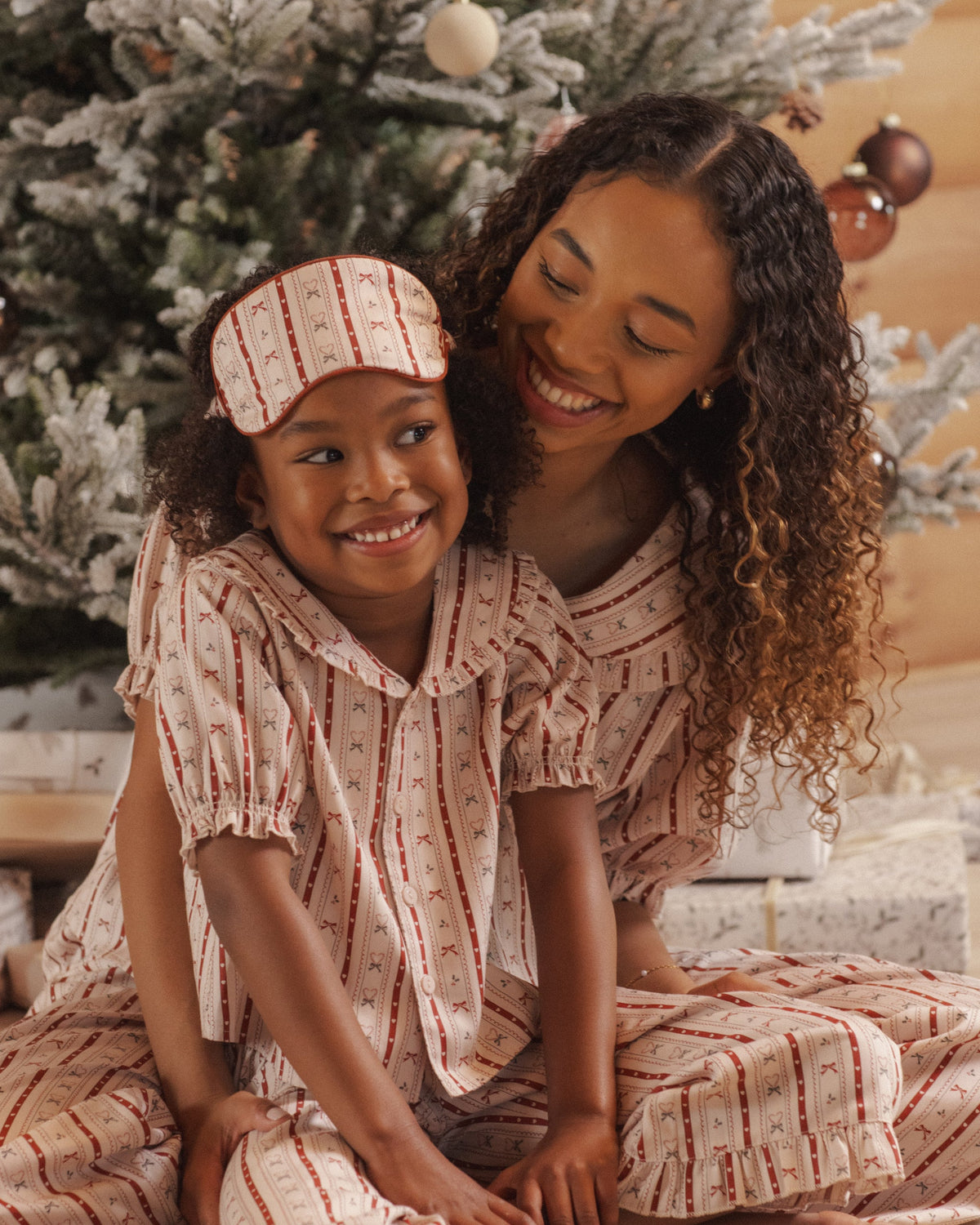 Rylee + Cru Sleep Mask – Candy Cane Lane, official photo 3